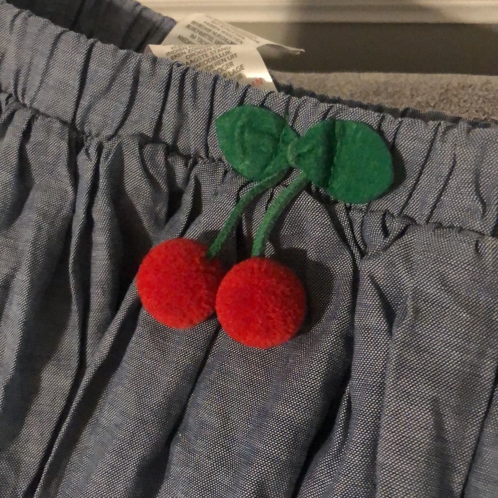 TJ MAXX GIRLS 10/12 BLUE SUMMER CHERRY SKIRT. NWT